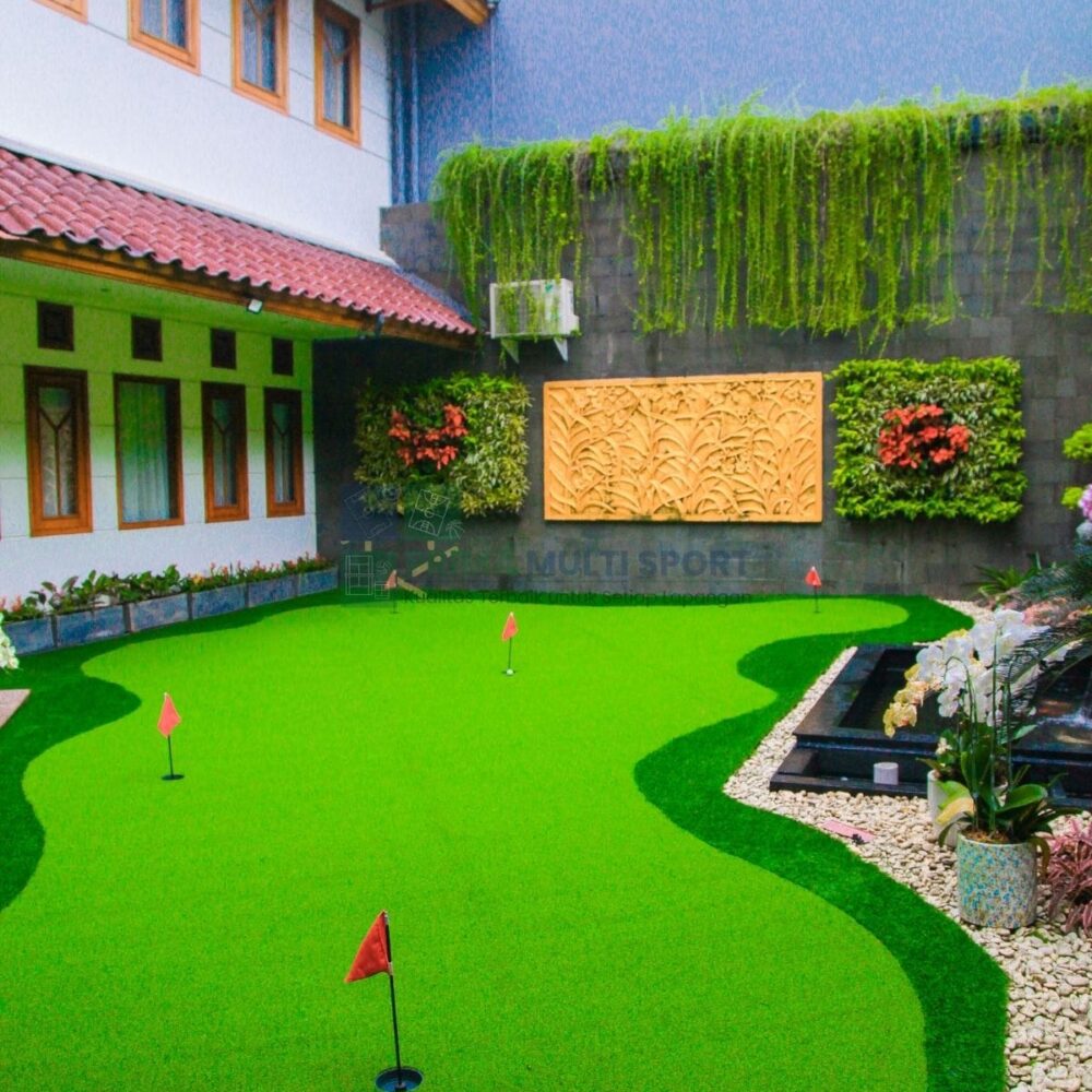 mini golf practice green